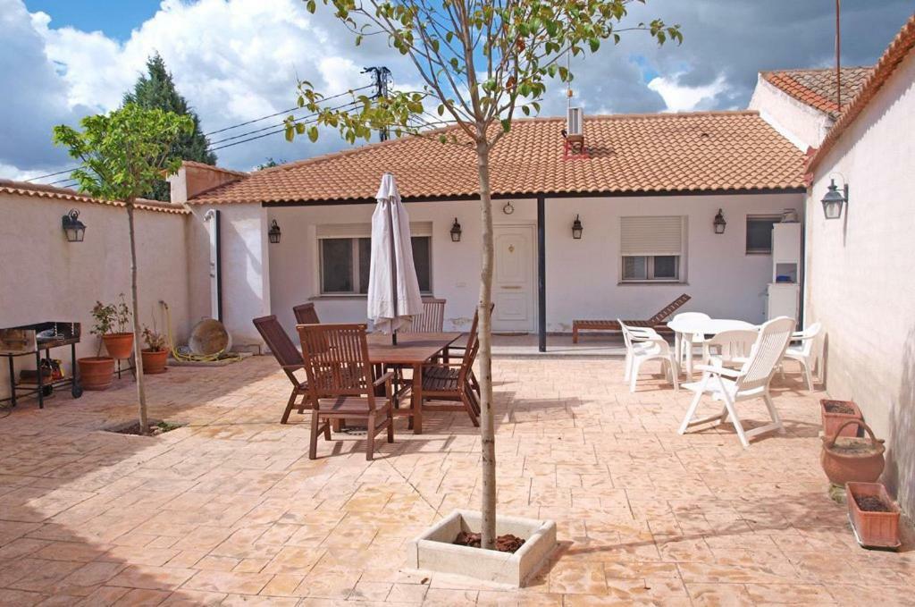 فيلا La Casa De La Puebla La Puebla de Montalbán المظهر الخارجي الصورة